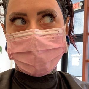 Meet your Posher, Caitlin